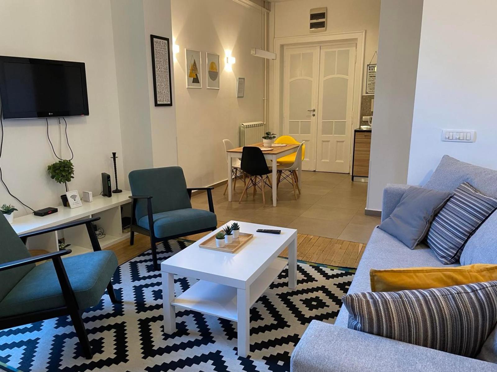 Break Chic And Luxury Apartment